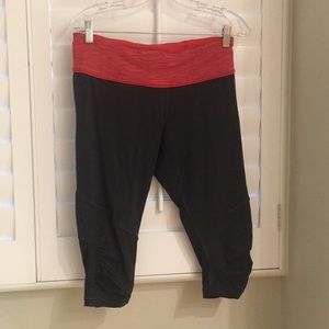 Lululemon cropped workout leggings SIZE 10
